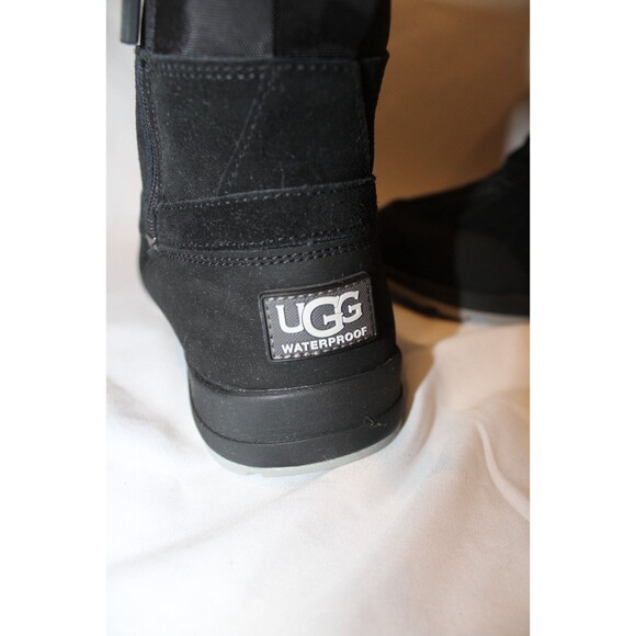 UGG Turlock Waterproof Insulated 200g Snow Boots YOUTH 5 WOMEN 6.5-7 NIB BLACK - Picture 8 of 9